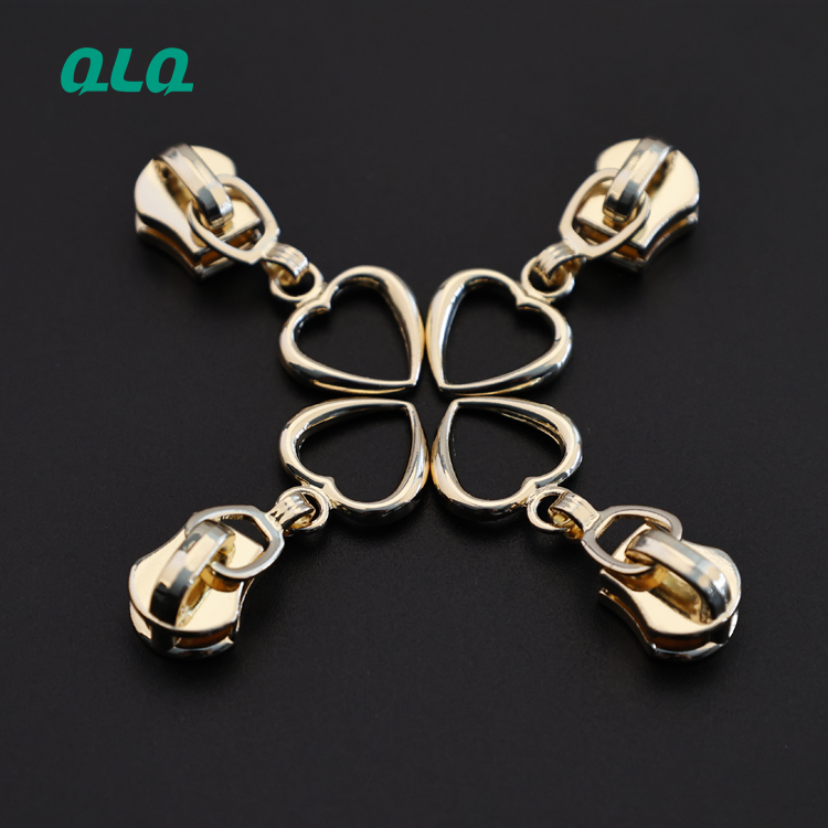 Fashion Design Factory Wholesale Metal Slider With Heart Pull